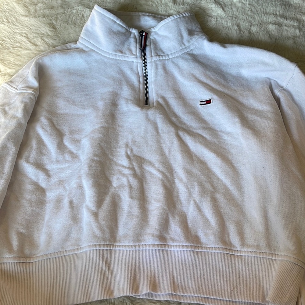 white cropped tommy jeans zip up